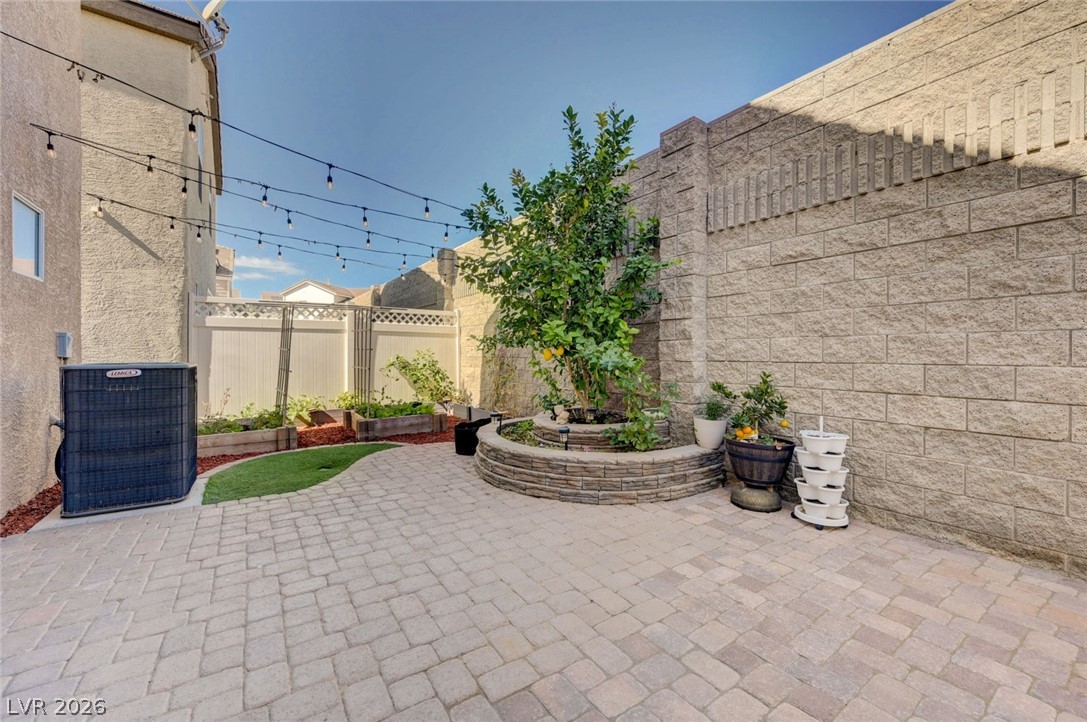 1628 Summer Blush Avenue