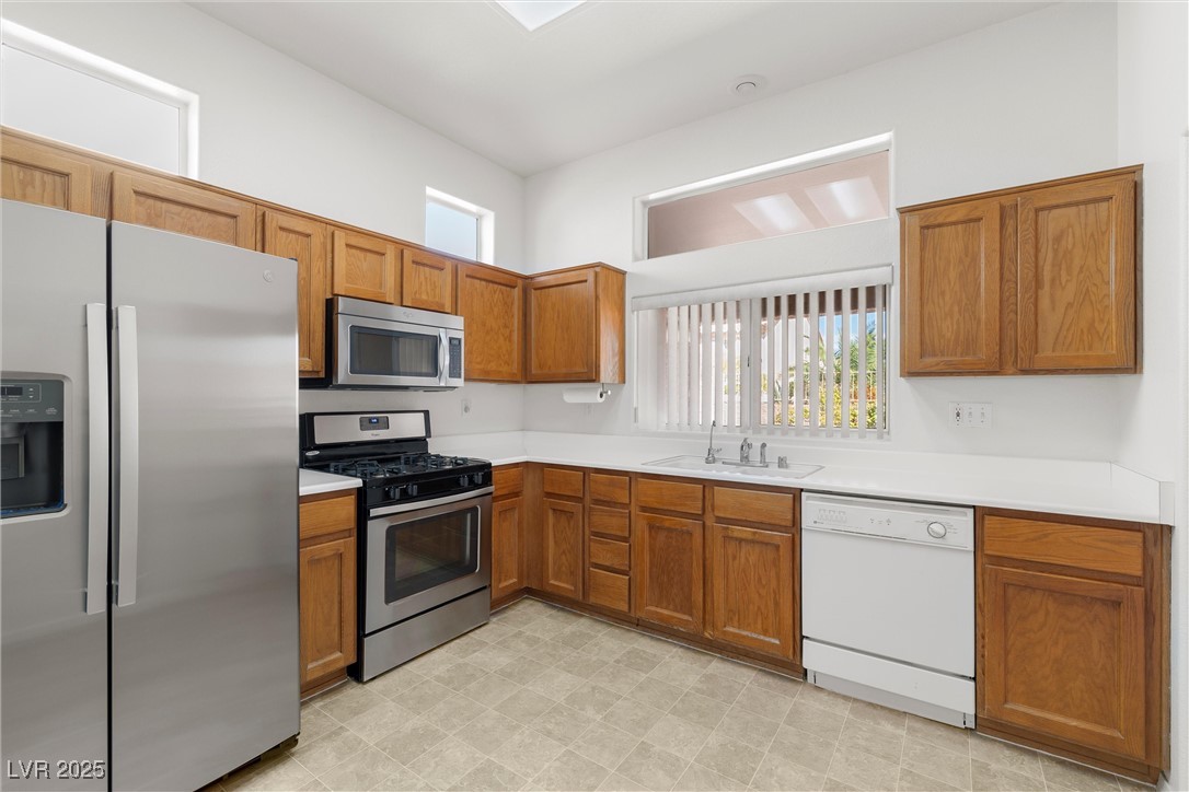 Las Vegas, Nevada 89134, United States, 2 Bedrooms Bedrooms, ,2 BathroomsBathrooms,Residential,Active,218612