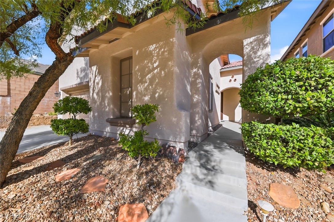 11252 Newbury Hills Avenue