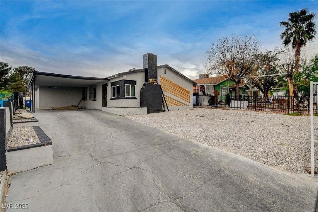 1708 Poplar Avenue