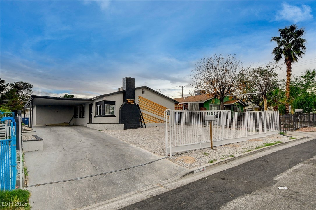 1708 Poplar Avenue