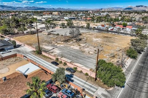Tiny photo for 2675 Westwind Road, Las Vegas, NV 89146 (MLS # 2582912)