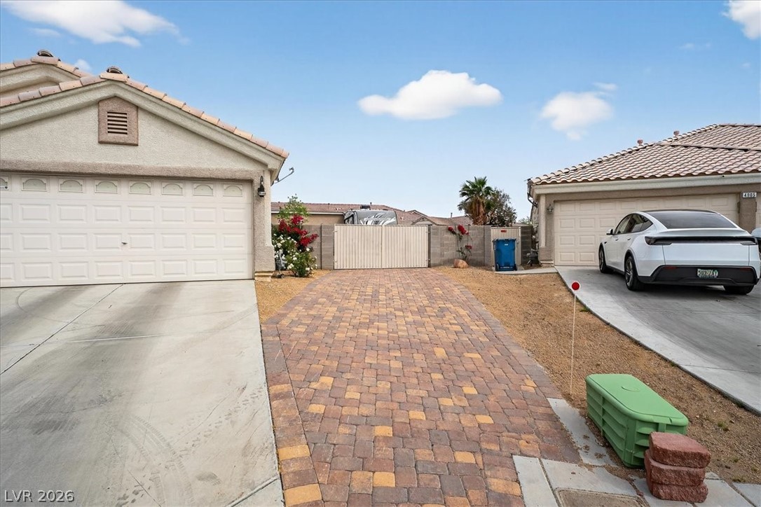 6808 Hazelnut Garden Street