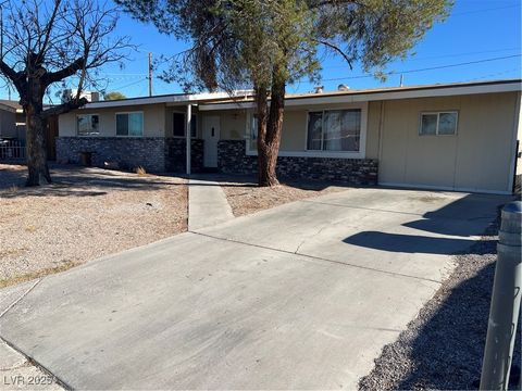 1106 Arrowhead Avenue Las Vegas NV 89106