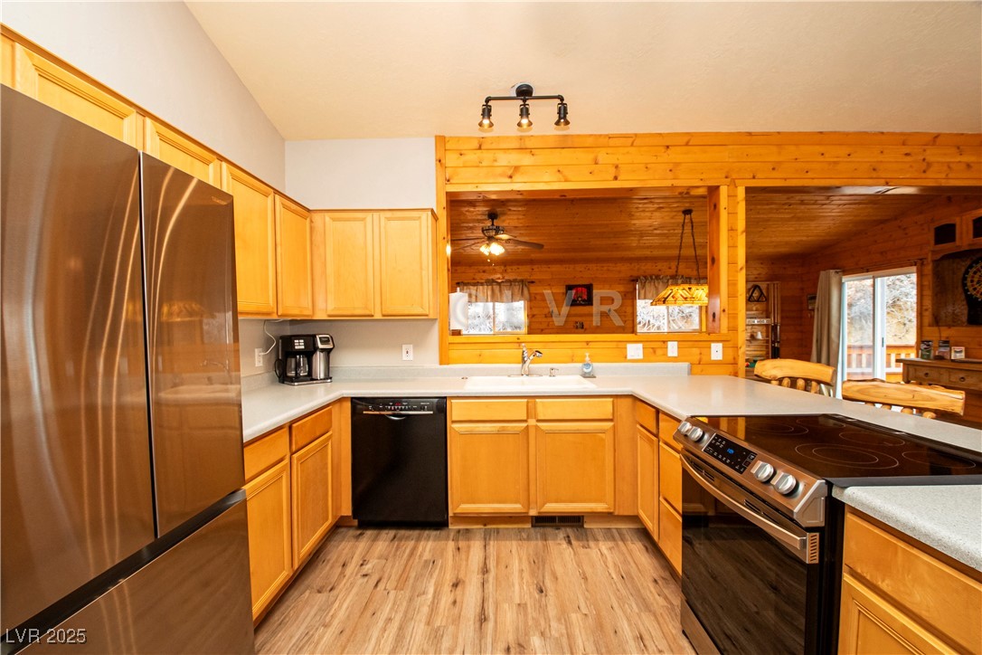 1370 W Elk Ridge Drive, Alton, Utah image 17