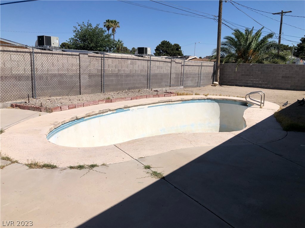 Photo 37 of 38 of listing 97ea7bcf-927a-4f35-ae27-bcef459ef7e0 house