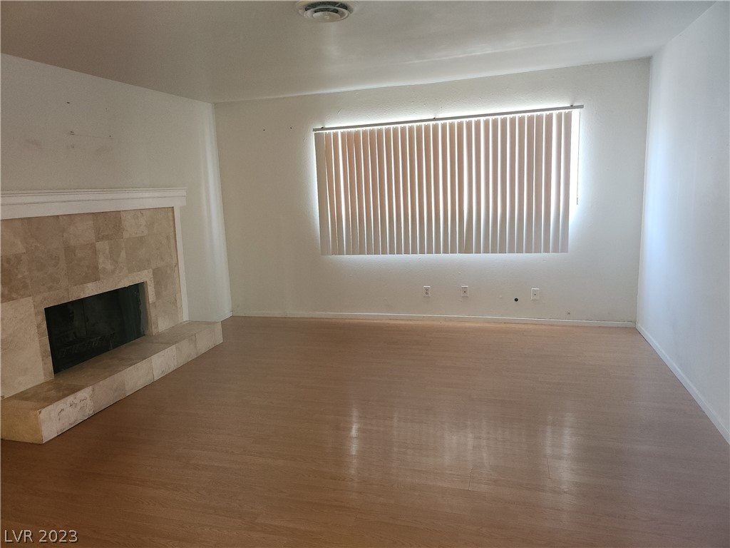 Photo 5 of 38 of listing 97ea7bcf-927a-4f35-ae27-bcef459ef7e0 house