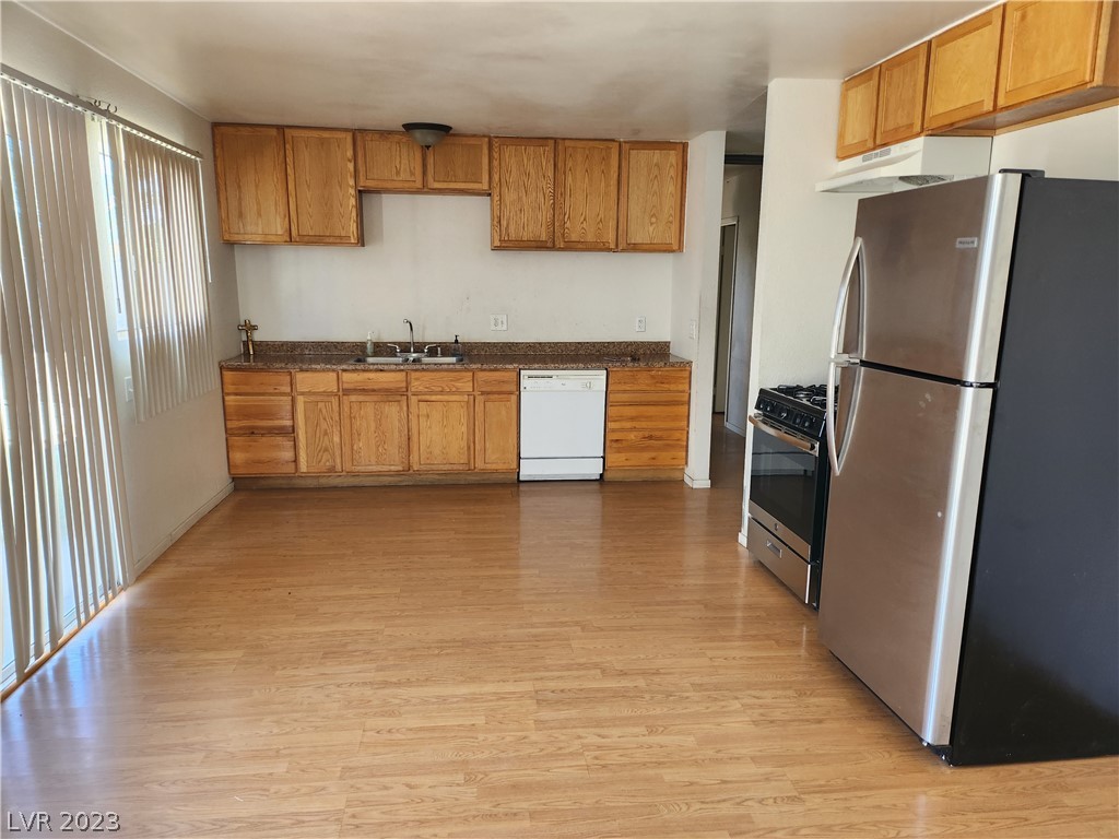 Photo 9 of 38 of listing 97ea7bcf-927a-4f35-ae27-bcef459ef7e0 house