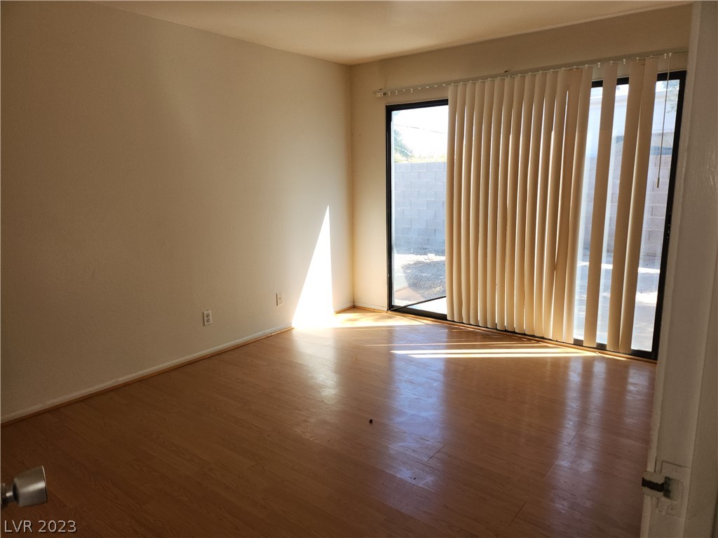 Photo 15 of 38 of listing 97ea7bcf-927a-4f35-ae27-bcef459ef7e0 house