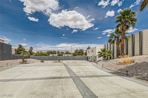 Tiny photo for 2520 Castlesands Way, Las Vegas, NV 89121 (MLS # 2672530)