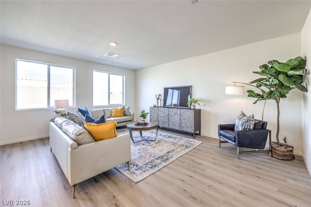 1025 Copper Robin Street