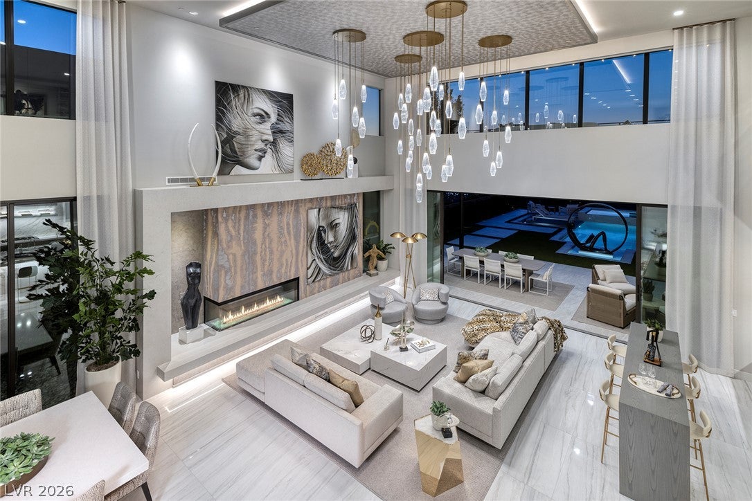 527 Overlook Rim Drive