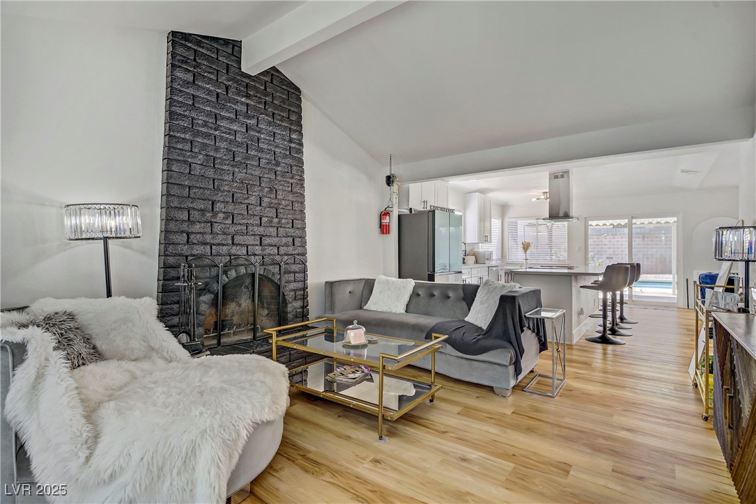 3831 Calle De Benito