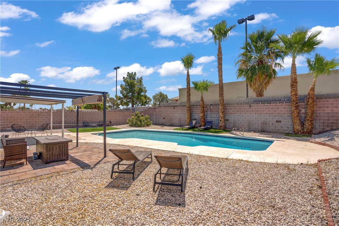 3831 Calle De Benito