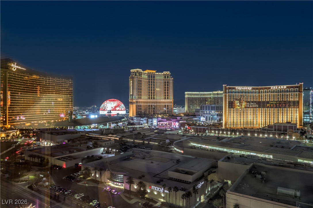 2000 Fashion Show Drive 2627