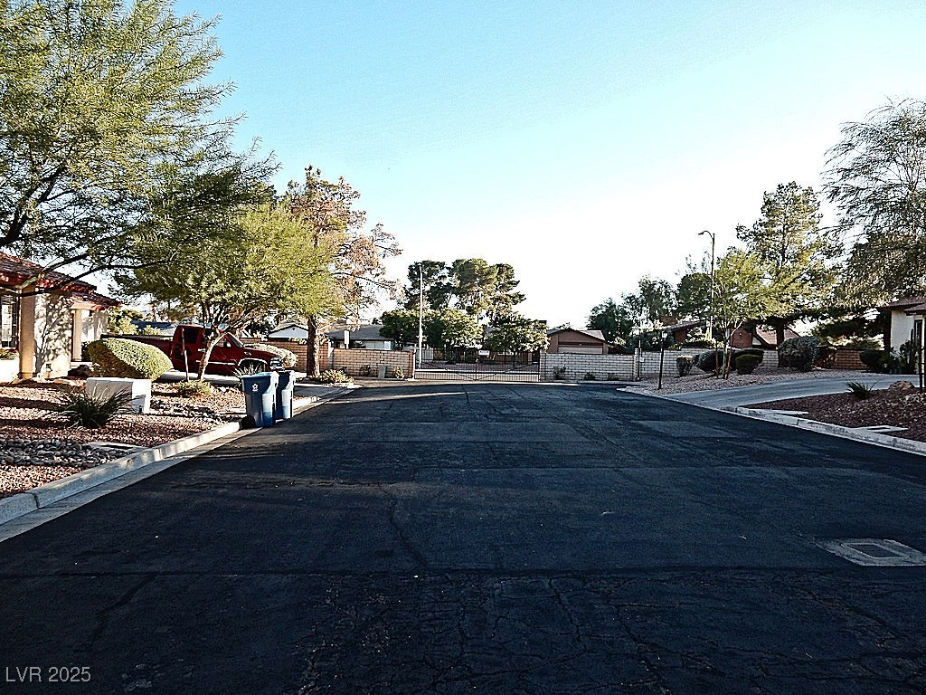 Las Vegas, Nevada 89119, United States, 3 Bedrooms Bedrooms, ,2 BathroomsBathrooms,Residential,Active,232945