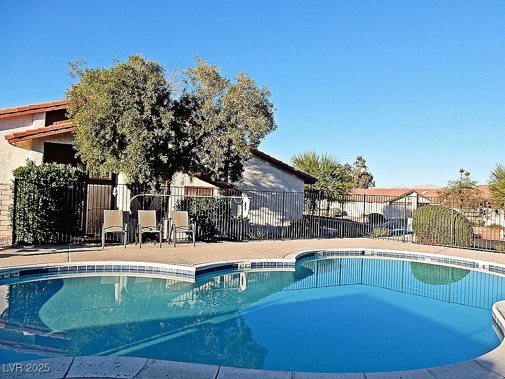 Las Vegas, Nevada 89119, United States, 3 Bedrooms Bedrooms, ,2 BathroomsBathrooms,Residential,Active,232945