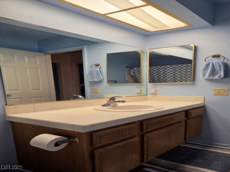 Las Vegas, Nevada 89119, United States, 3 Bedrooms Bedrooms, ,2 BathroomsBathrooms,Residential,Active,232945