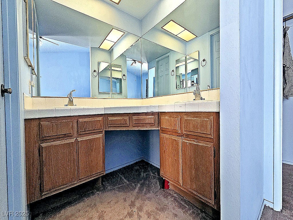 Las Vegas, Nevada 89119, United States, 3 Bedrooms Bedrooms, ,2 BathroomsBathrooms,Residential,Active,232945