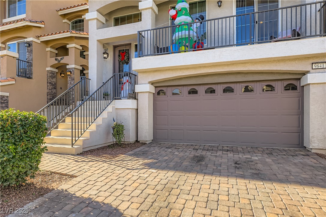 9841 Fox Estate Street