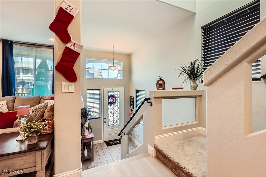 9841 Fox Estate Street