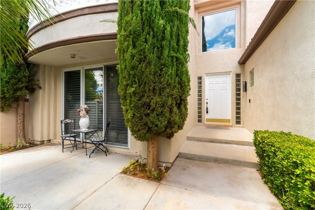 8240 Horseshoe Bend Lane