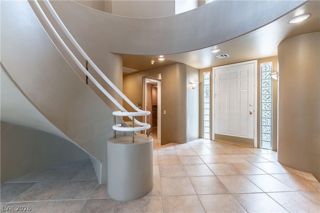 8240 Horseshoe Bend Lane