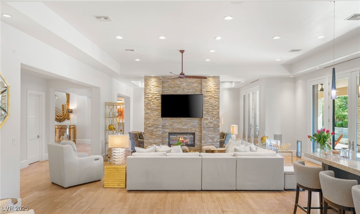 11 Misty Peaks Court
