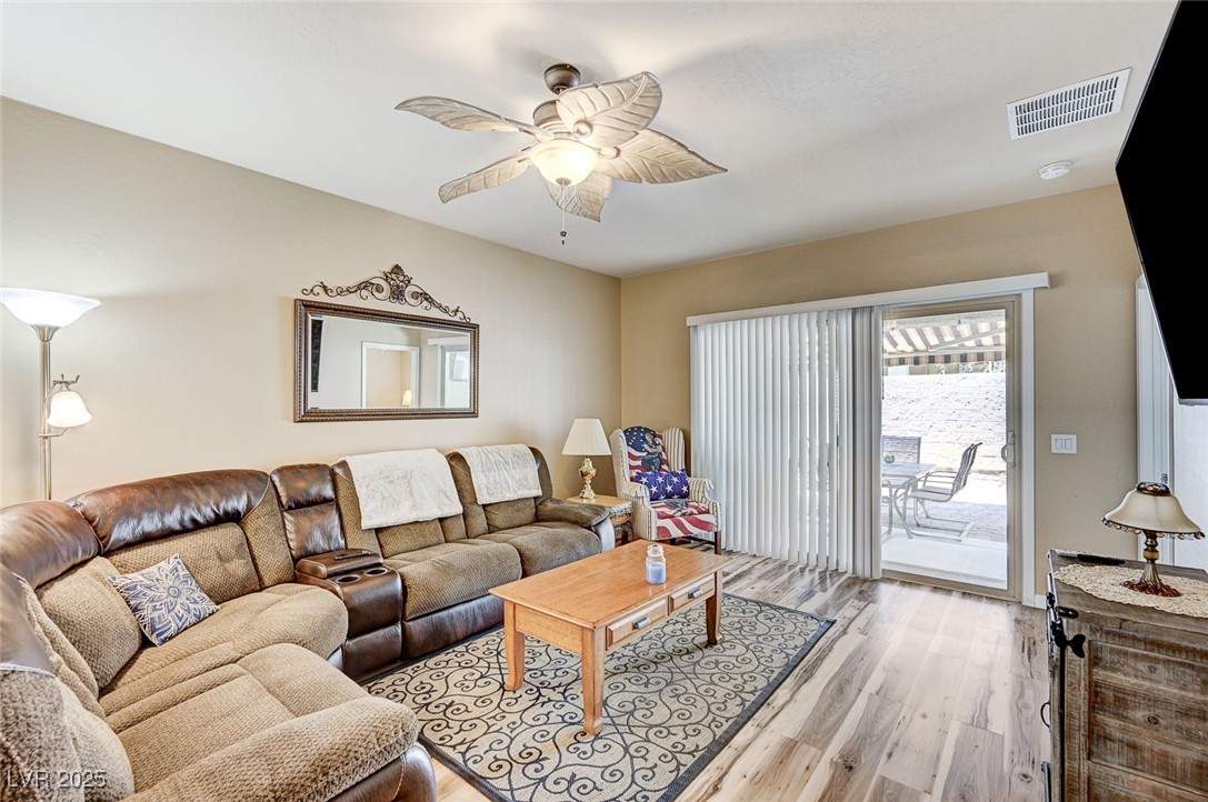Properties 4 3307 Forestina Court