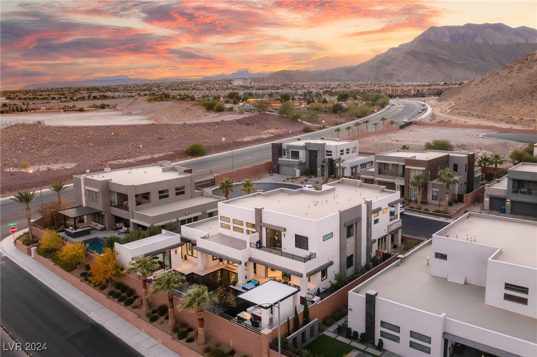 Las Vegas, Nevada 89129, United States, 4 Bedrooms Bedrooms, ,3 BathroomsBathrooms,Residential,Active,27101