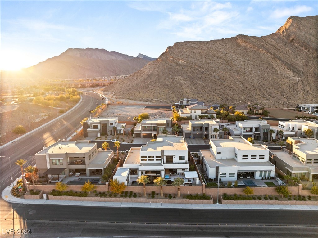 Las Vegas, Nevada 89129, United States, 4 Bedrooms Bedrooms, ,3 BathroomsBathrooms,Residential,Active,27101