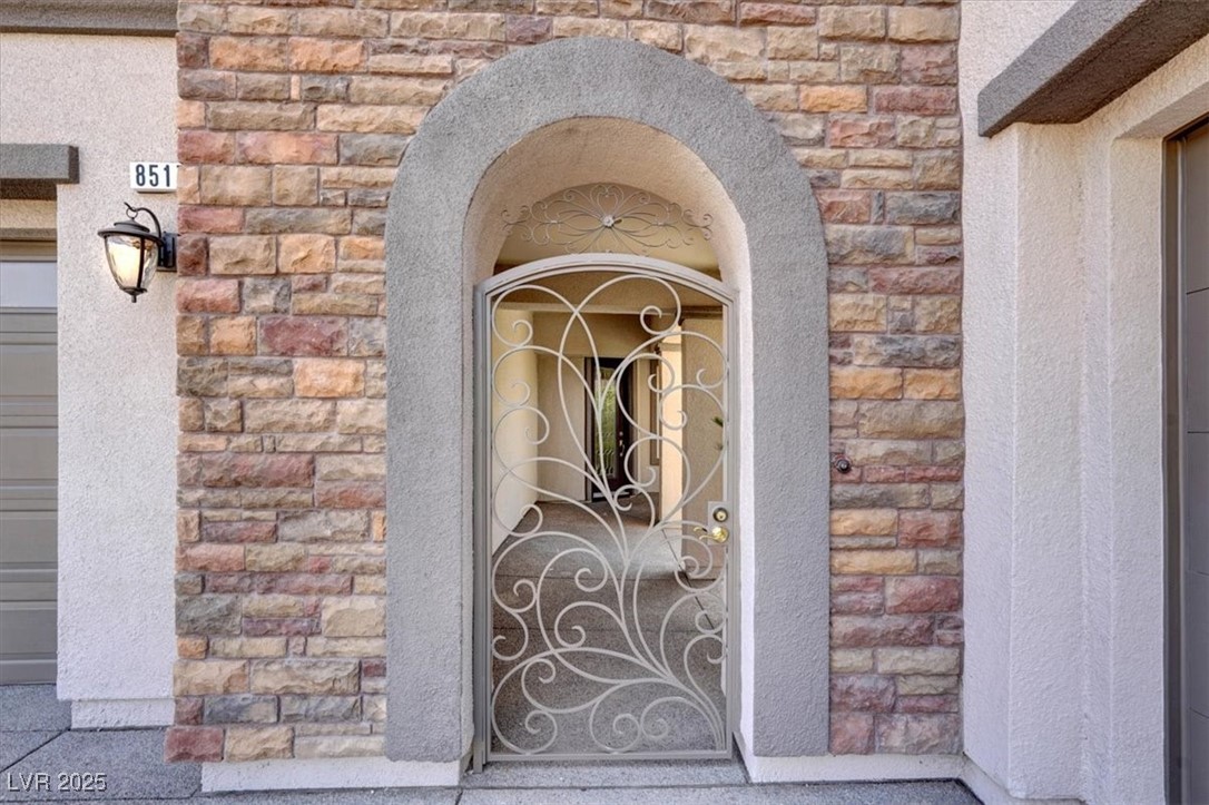 8517 Grand Palms Circle