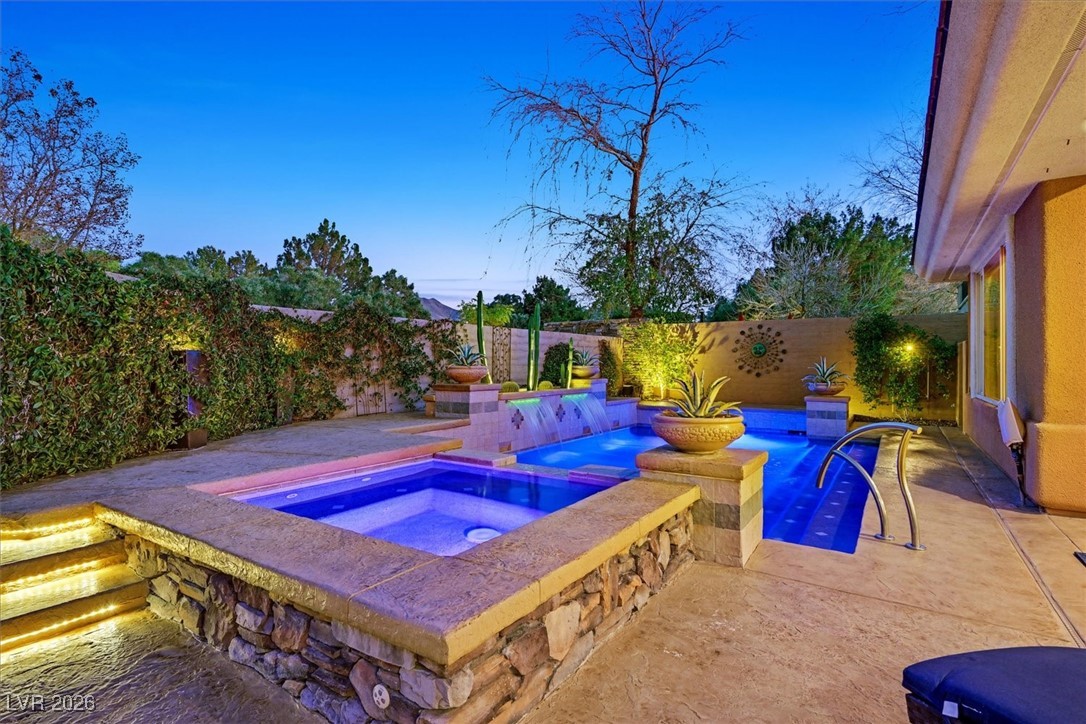 20 Feather Sound Drive