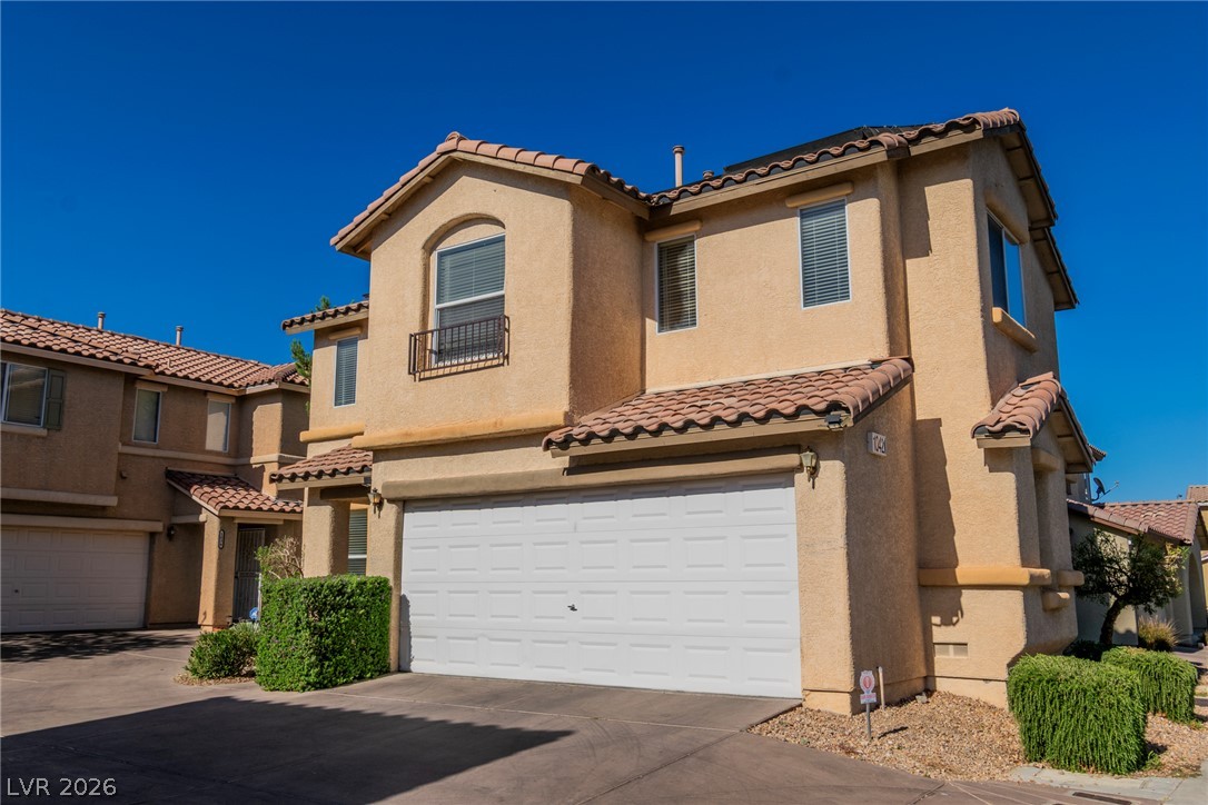 1042 Grand Cerritos Avenue