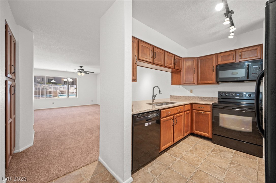 2076 Mesquite Lane 102