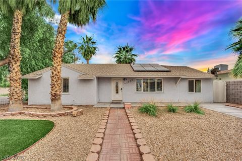 Photo of 1932 Hassett Avenue, Las Vegas, NV 89104 (MLS # 2786486)