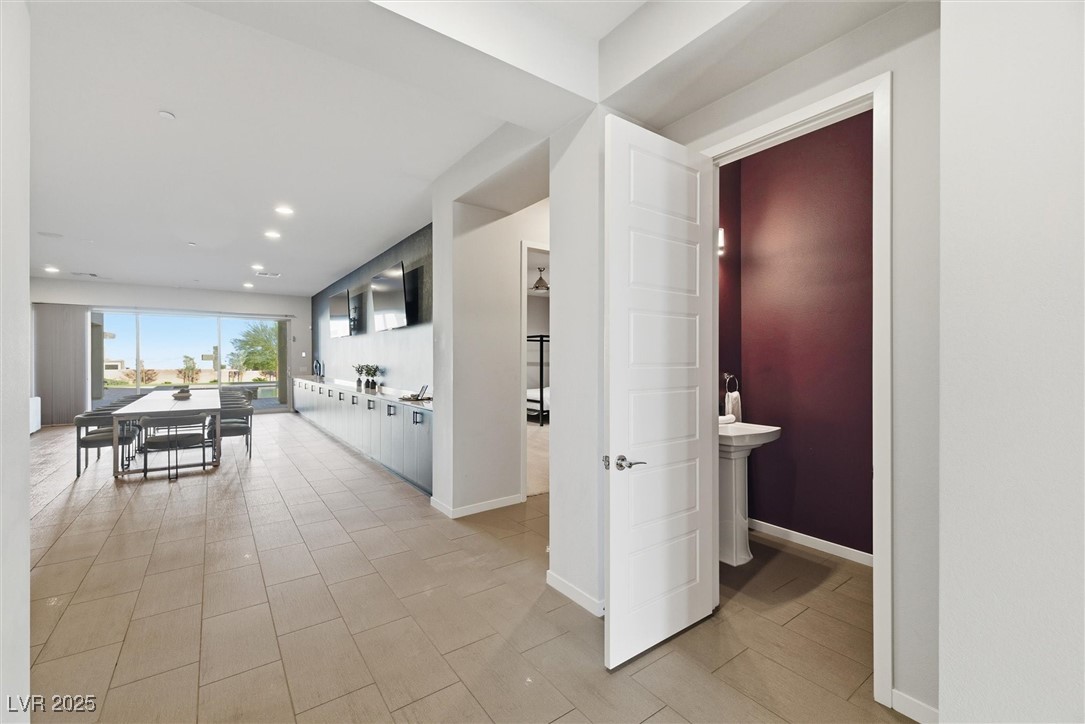 Las Vegas, Nevada 89113, United States, 5 Bedrooms Bedrooms, ,4 BathroomsBathrooms,Residential,Active,256635