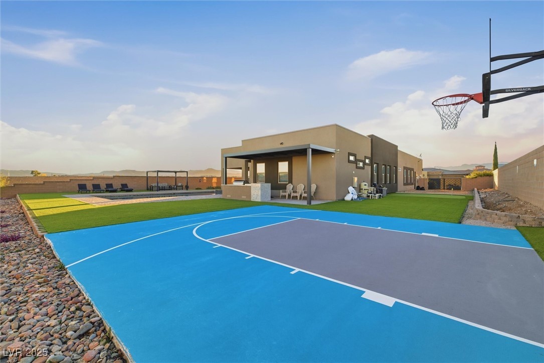 Las Vegas, Nevada 89113, United States, 5 Bedrooms Bedrooms, ,4 BathroomsBathrooms,Residential,Active,256635