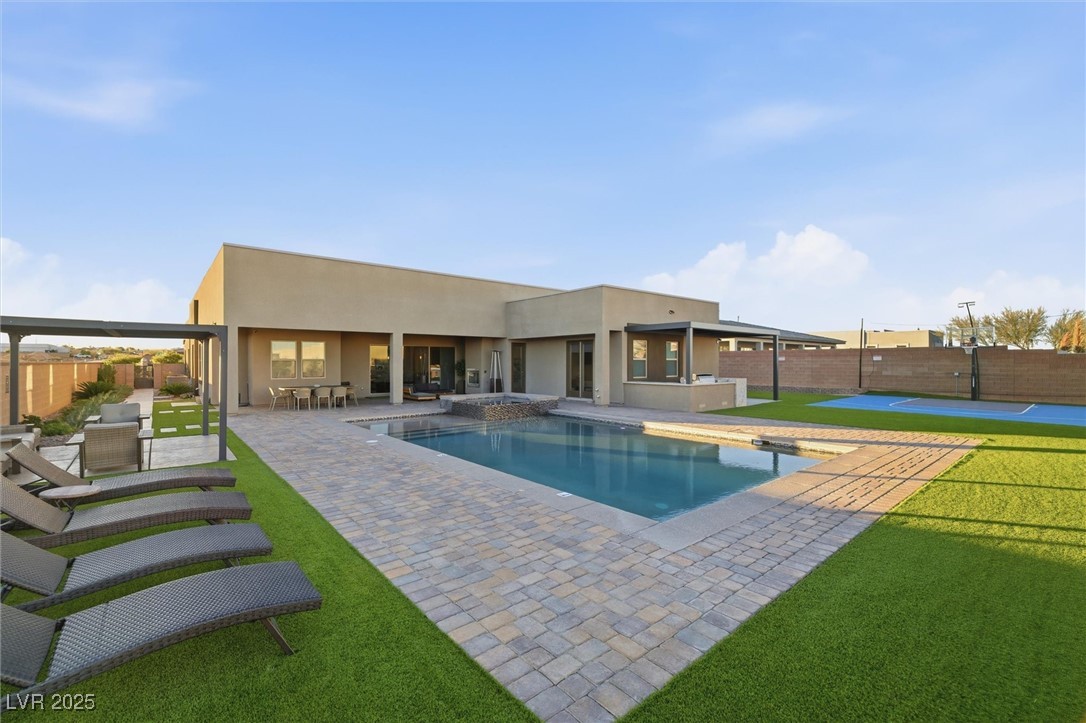 Las Vegas, Nevada 89113, United States, 5 Bedrooms Bedrooms, ,4 BathroomsBathrooms,Residential,Active,256635