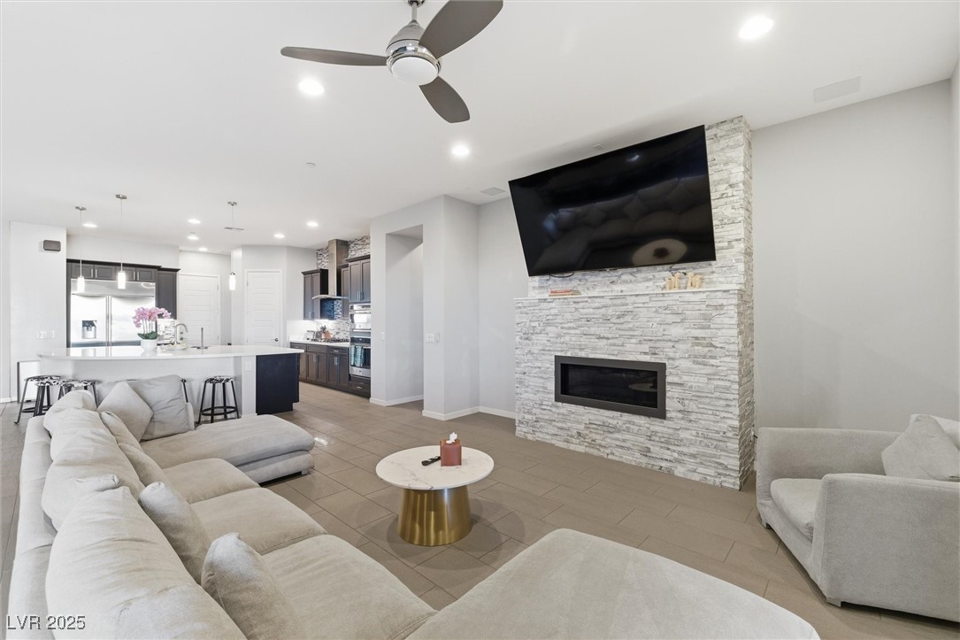 Las Vegas, Nevada 89113, United States, 5 Bedrooms Bedrooms, ,4 BathroomsBathrooms,Residential,Active,256635