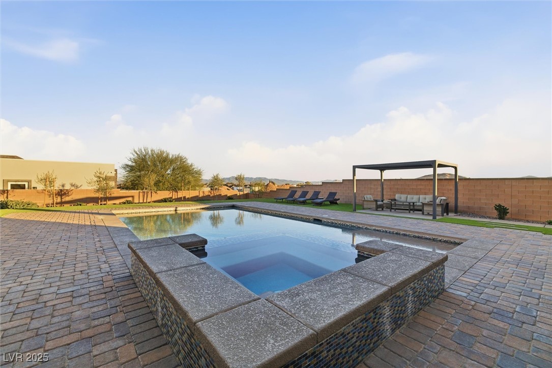 Las Vegas, Nevada 89113, United States, 5 Bedrooms Bedrooms, ,4 BathroomsBathrooms,Residential,Active,256635