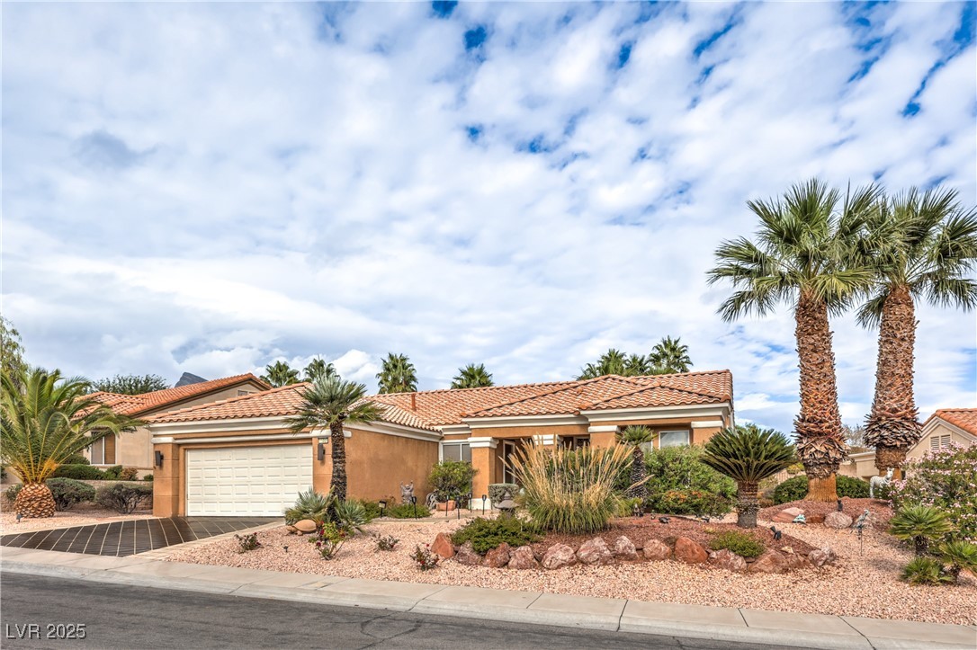 11008 Mission Lakes Avenue