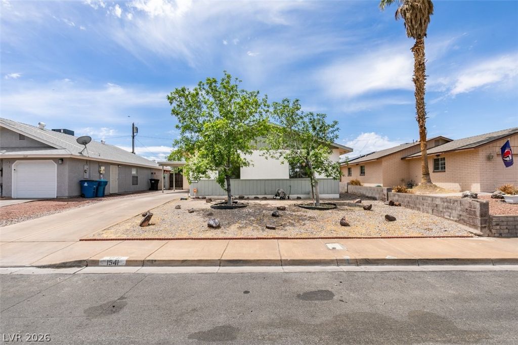 Photo of 1541 Chestnut Street, Henderson, NV 89011 (MLS # 2776229)