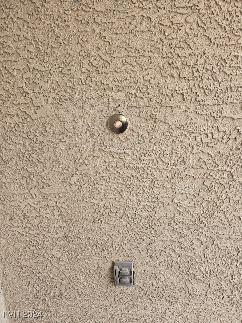1013 Adobe Flat Drive