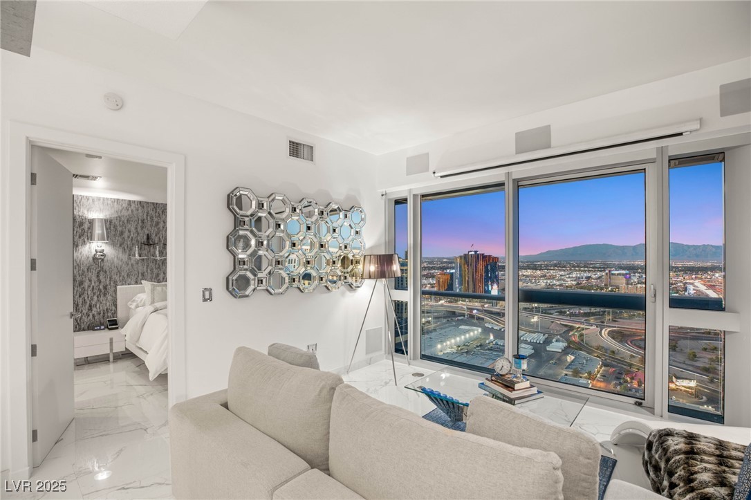 Las Vegas, Nevada 89103, United States, 2 Bedrooms Bedrooms, ,2 BathroomsBathrooms,Residential,Active,228524