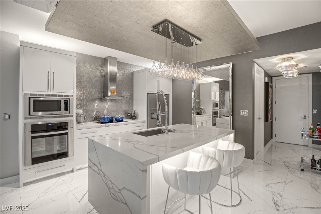 Las Vegas, Nevada 89103, United States, 2 Bedrooms Bedrooms, ,2 BathroomsBathrooms,Residential,Active,228524