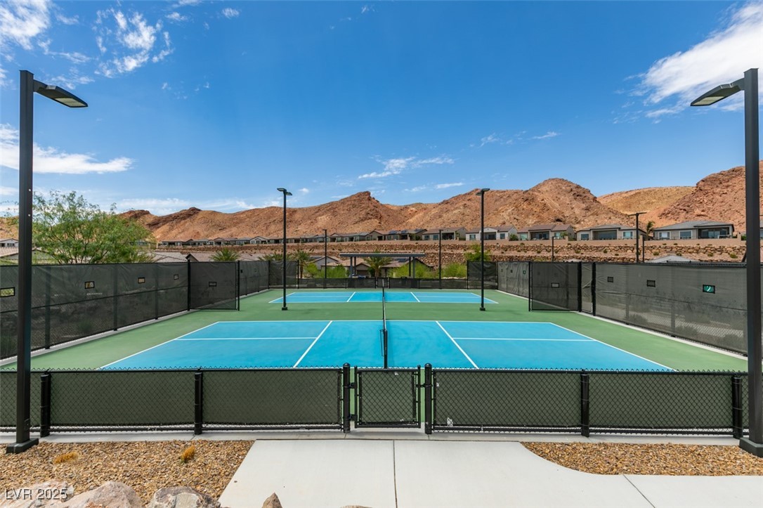 Henderson, Nevada 89011, United States, 3 Bedrooms Bedrooms, ,3 BathroomsBathrooms,Residential,Active,77715