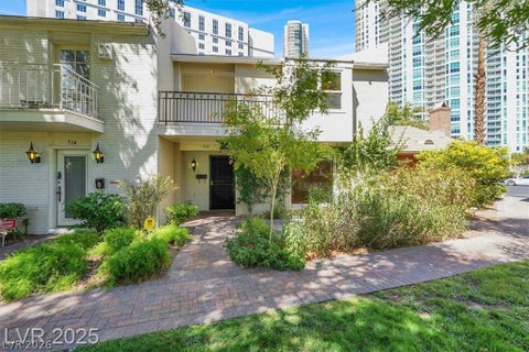 Townhouse For Rent - 516 Tam O Shanter<br/> Clark County, Las Vegas, NV 89109