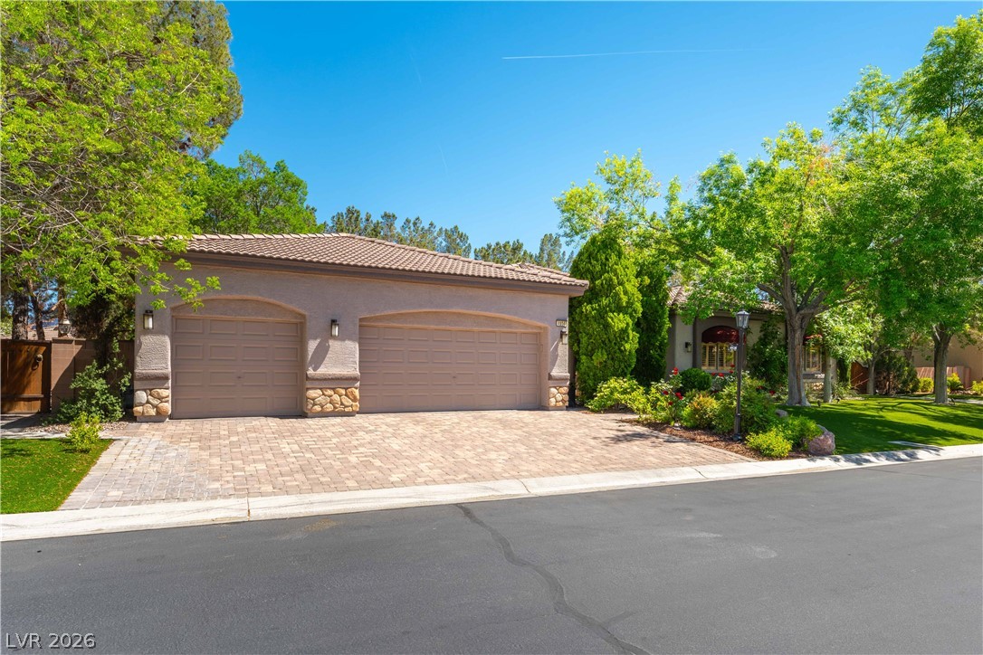 4934 Buckhorn Butte Court