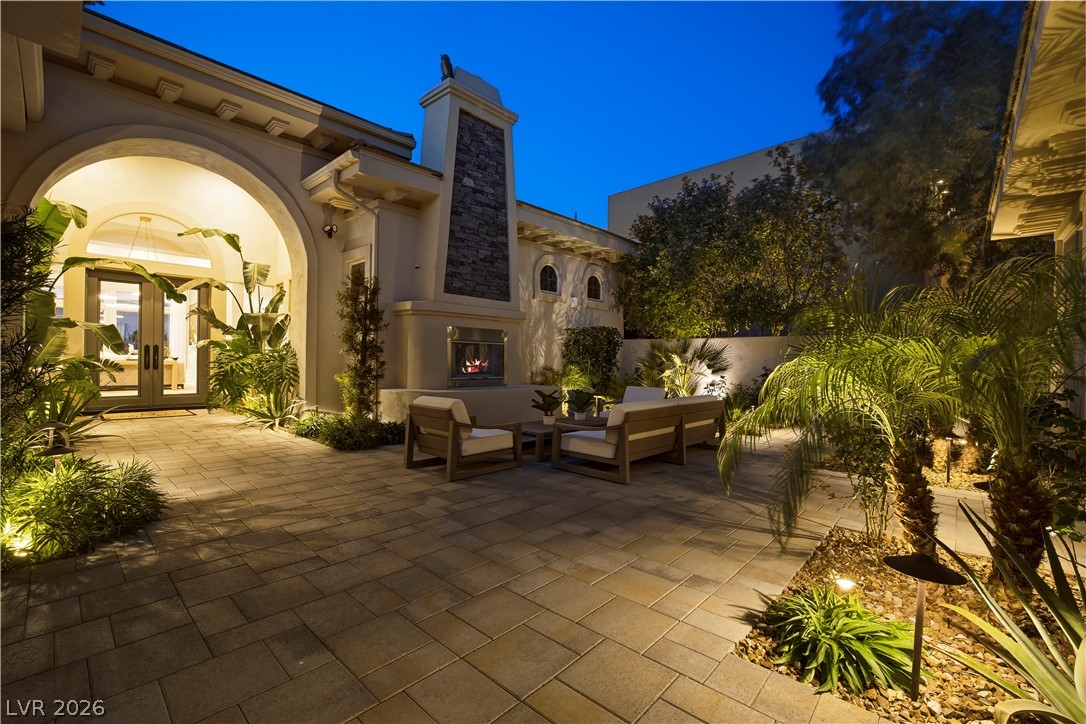 9320 Tournament Canyon Drive